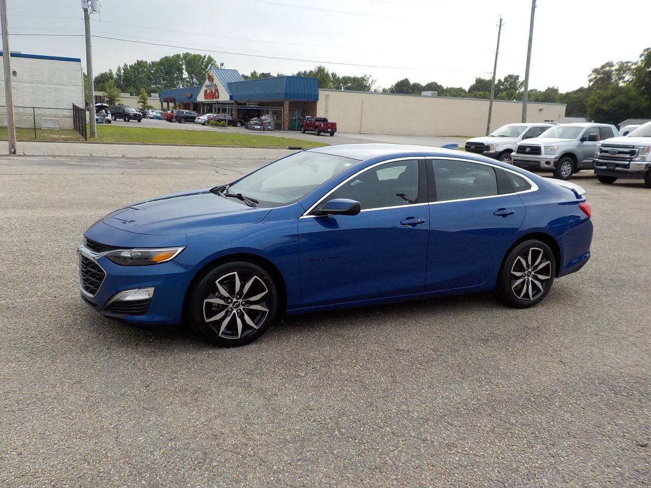 Used 2023 Chevrolet Malibu RS FWD image 1