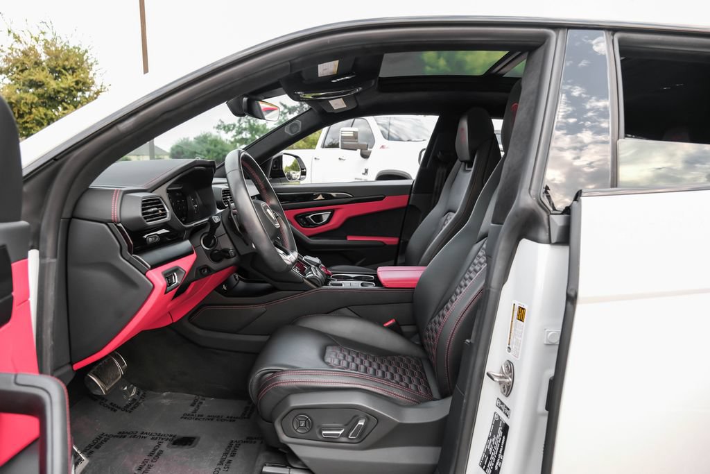Used 2022 Lamborghini Urus AWD/4WD image 40