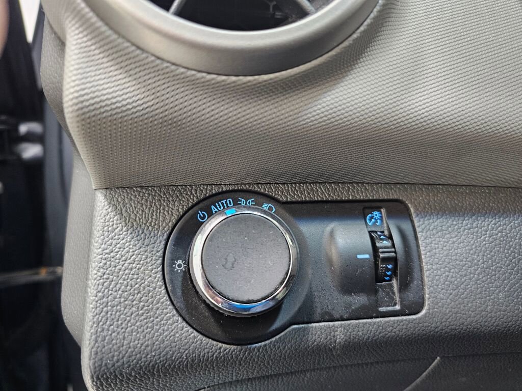 Used 2013 Chevrolet Sonic LT image 24