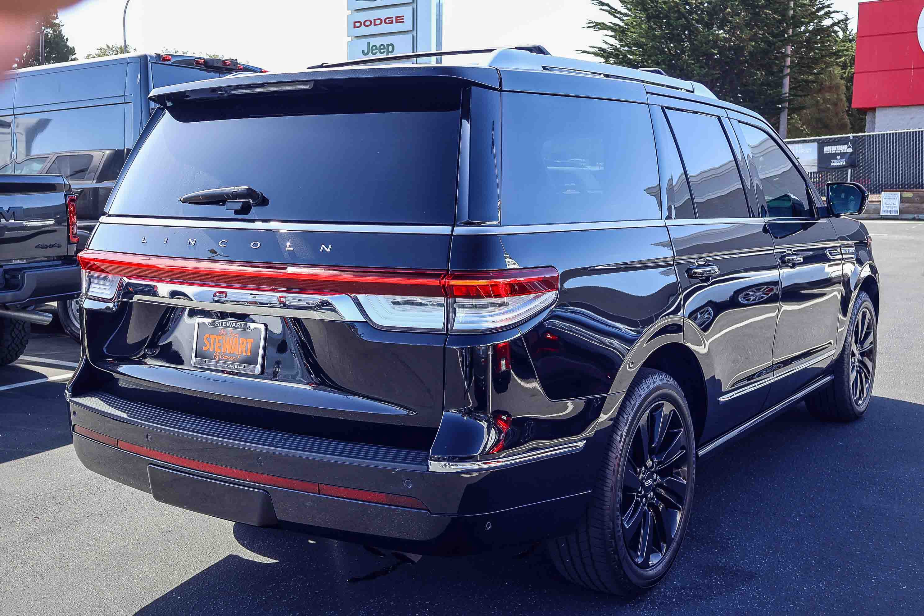 Used 2023 Lincoln Navigator Reserve image 25