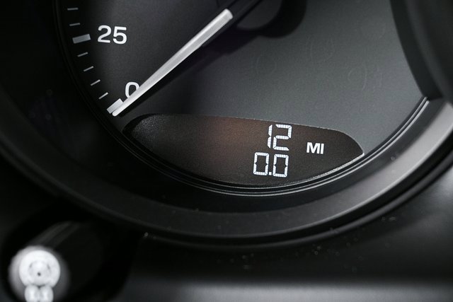 New 2025 Porsche Macan image 9