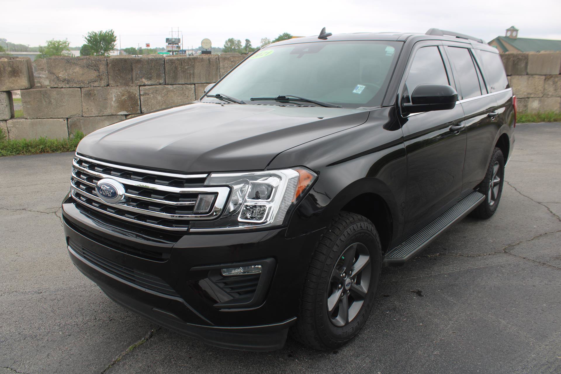 Used 2021 Ford Expedition XL AWD/4WD image 3