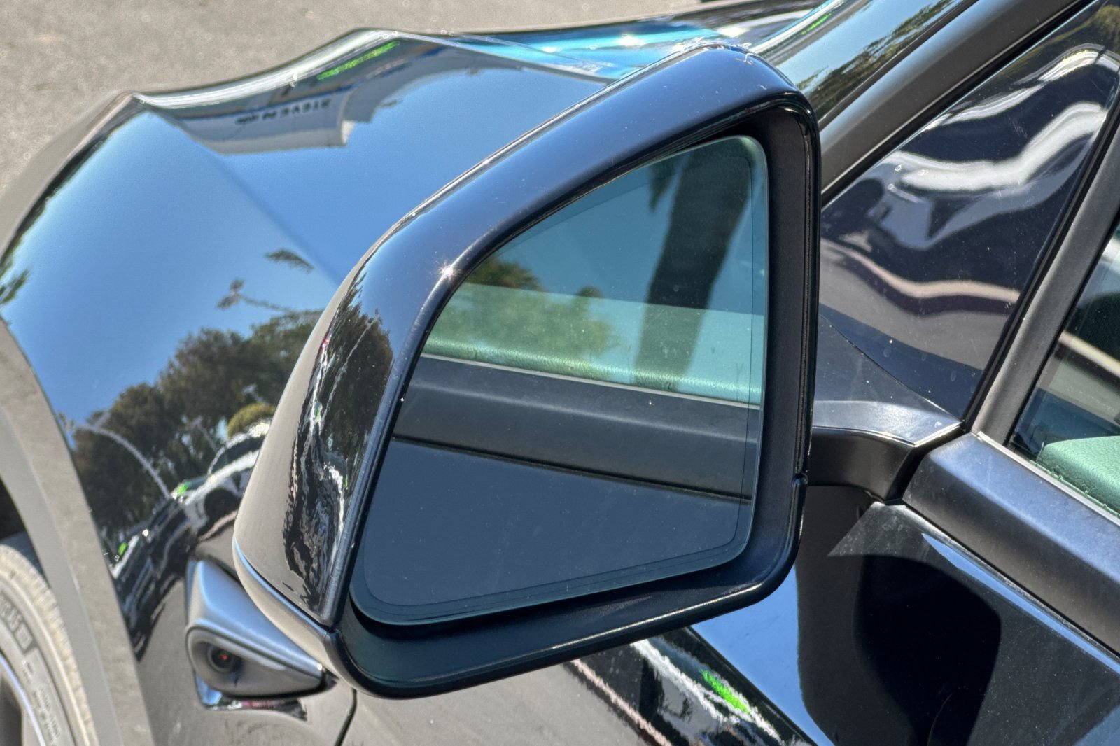 Used 2025 Tesla Model Y Performance AWD/4WD image 51
