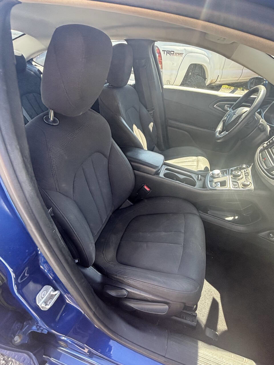 Used 2015 Chrysler 200 Limited image 19