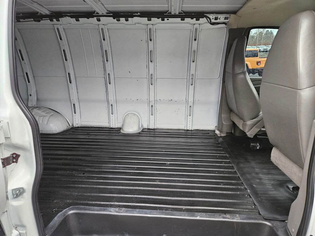 Used 2007 Chevrolet Express 2500 Extended image 11