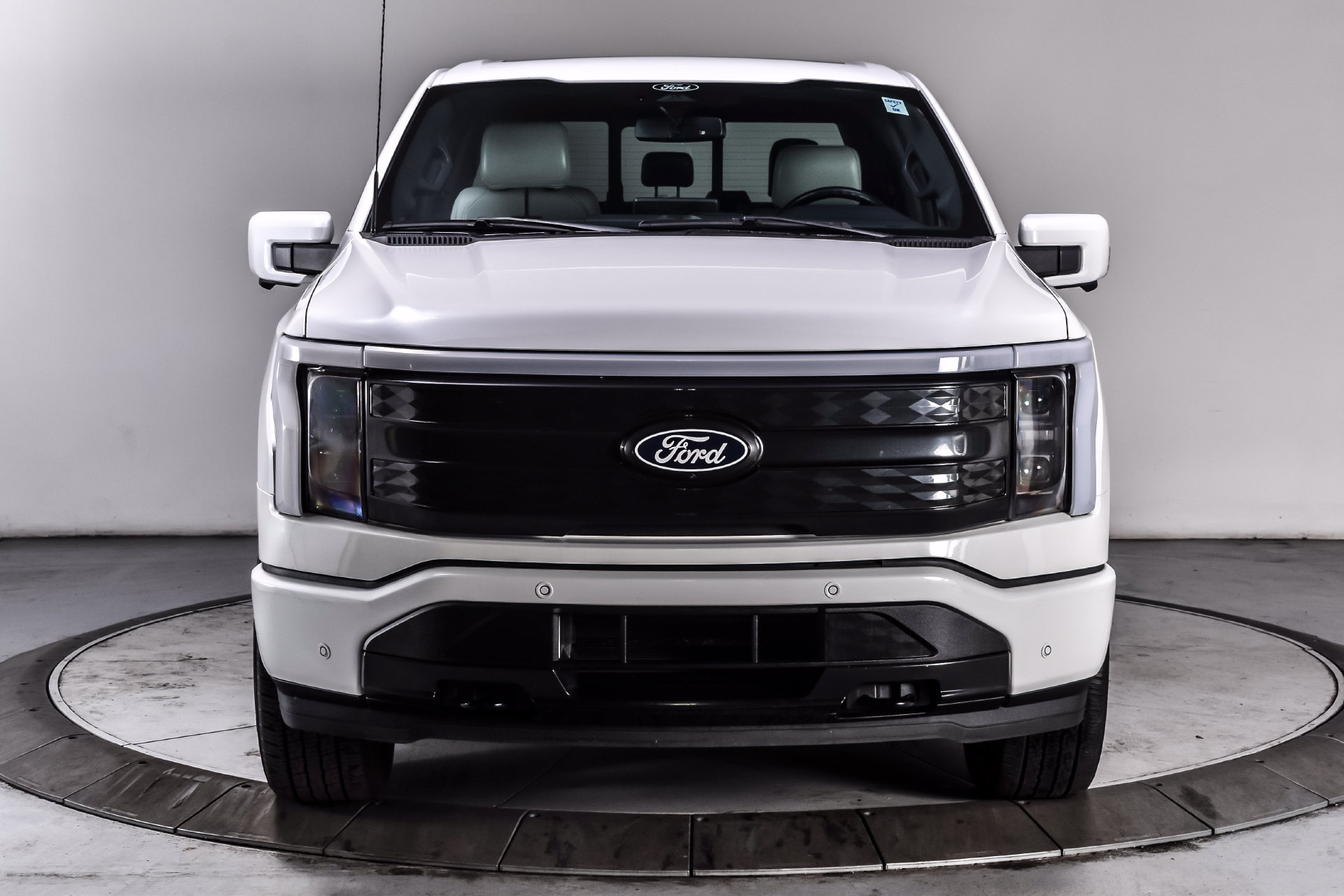 Used 2024 Ford F150 Lightning Platinum AWD/4WD image 2
