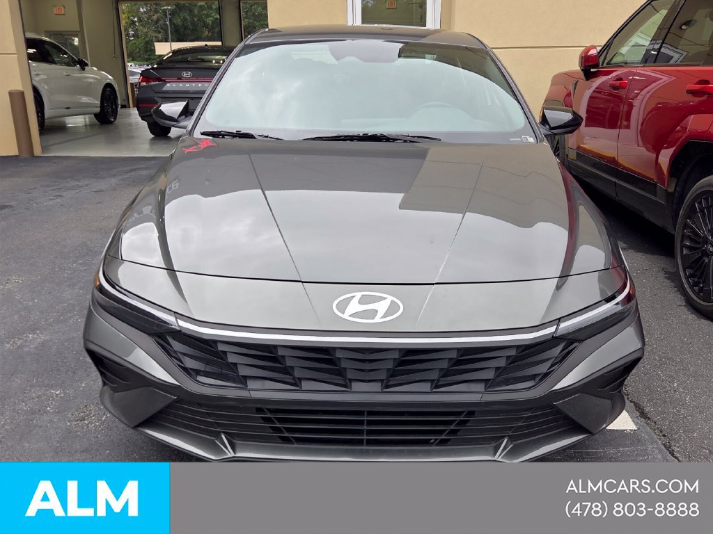 Used 2026 Hyundai Elantra Sport FWD image 2