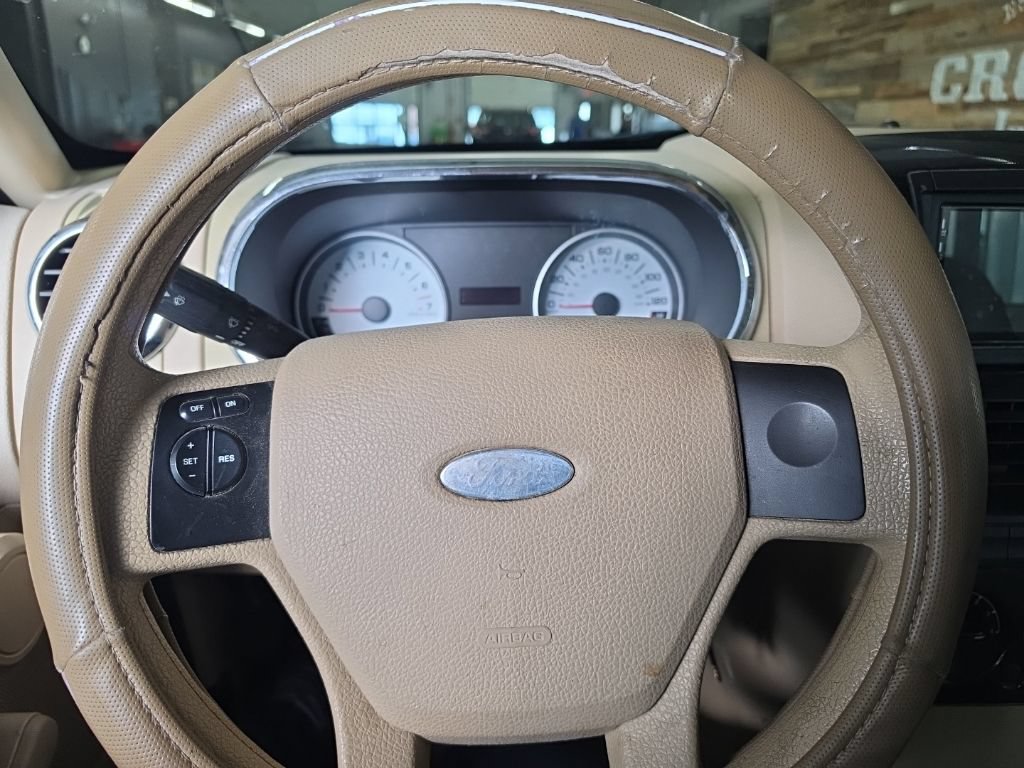 Used 2007 Ford Explorer Sport Trac XLT AWD/4WD image 7