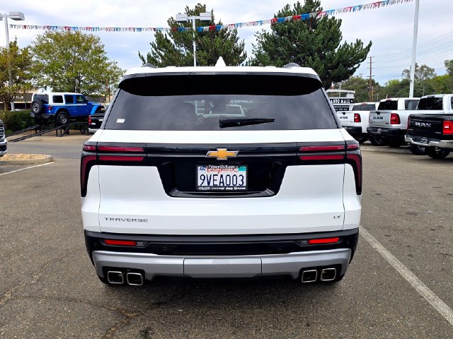 Used 2024 Chevrolet Traverse LT FWD image 5
