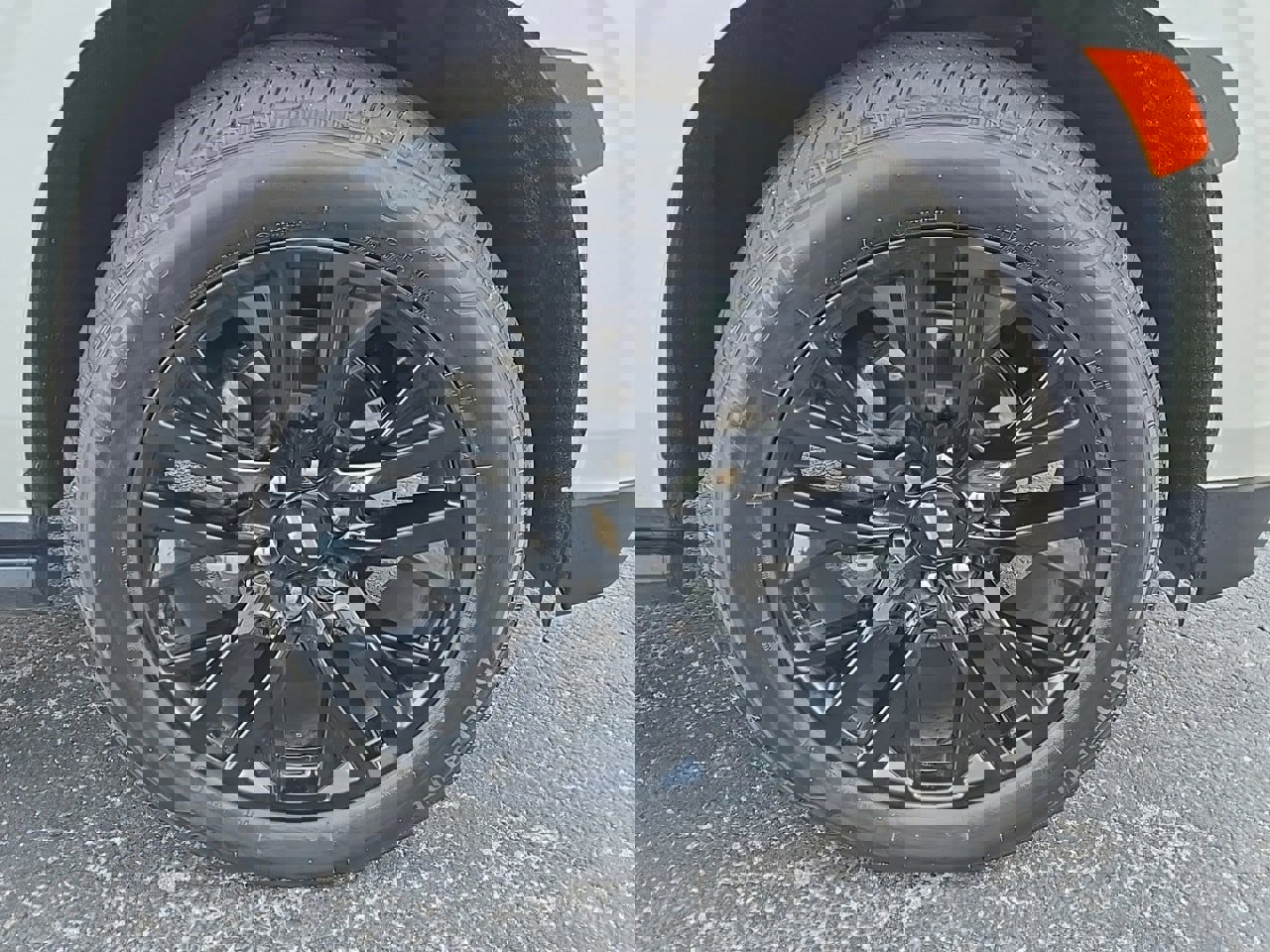 Used 2024 Chevrolet Tahoe High Country w/ Premium Package 2 image 9