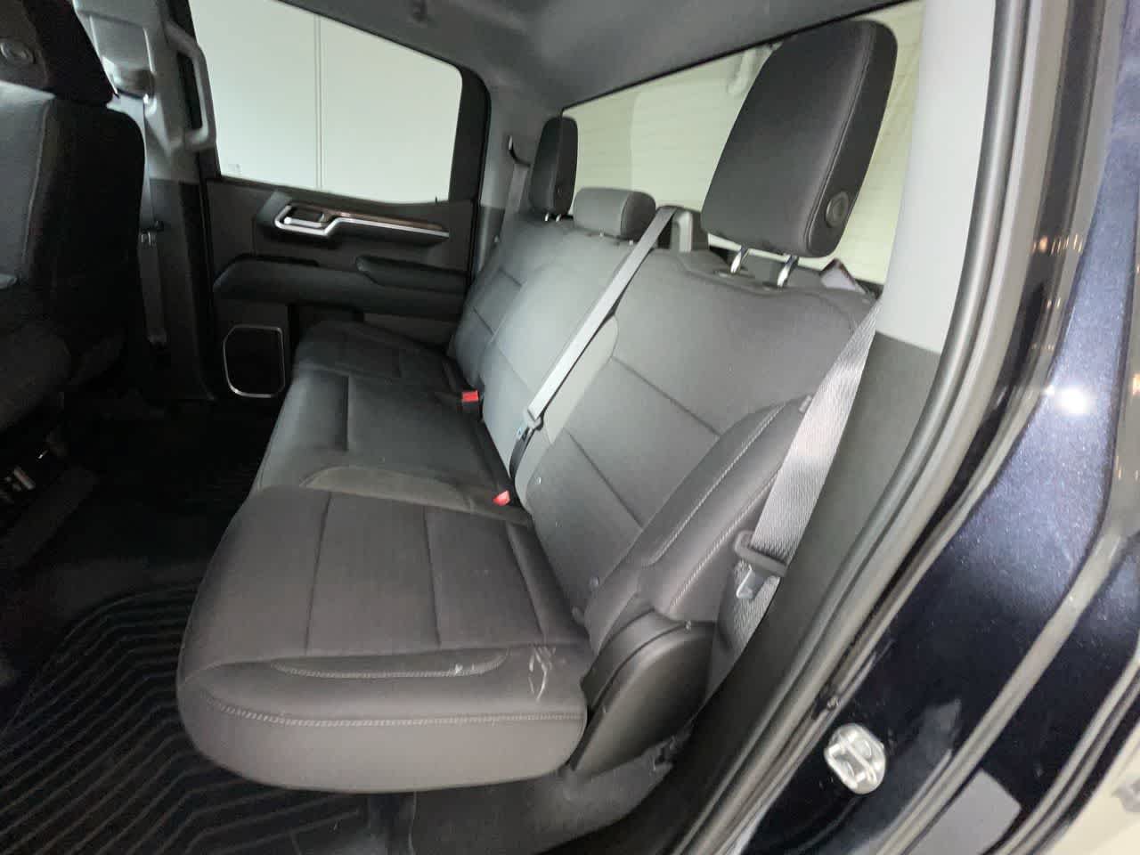 Used 2022 Chevrolet Silverado 1500 LT AWD/4WD image 22