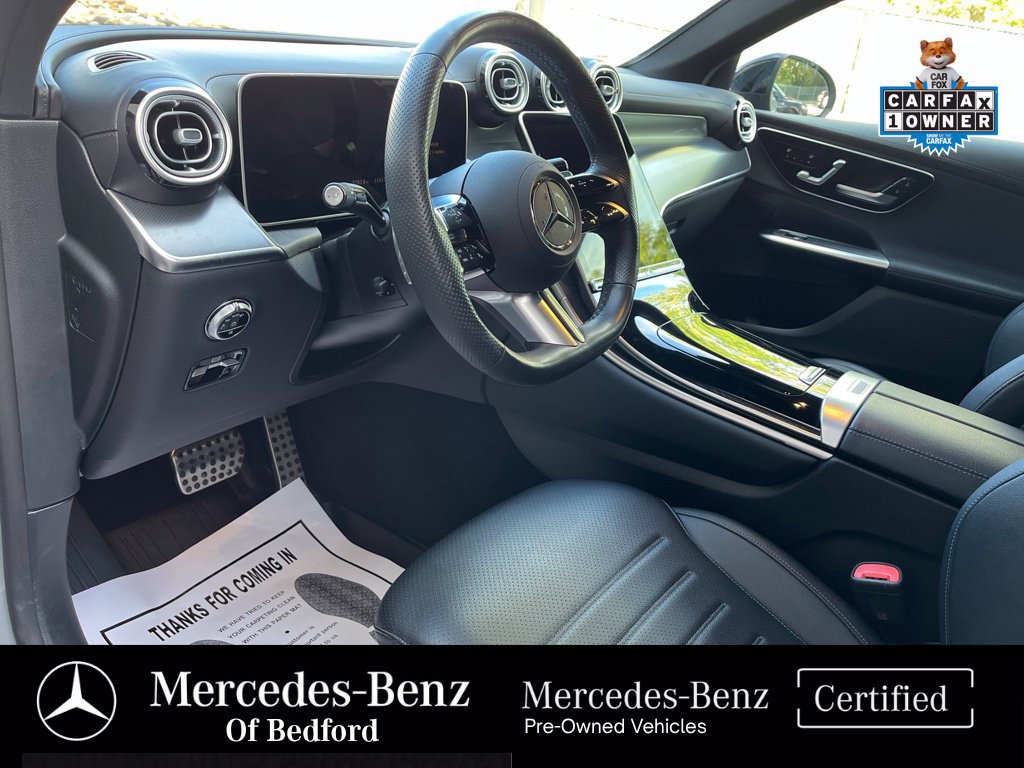 Used 2025 Mercedes-Benz GLC 300 4MATIC image 11