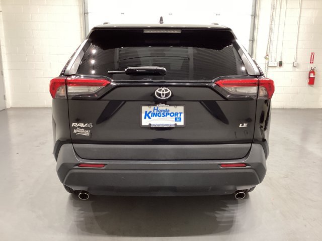 Used 2021 Toyota RAV4 LE FWD image 6