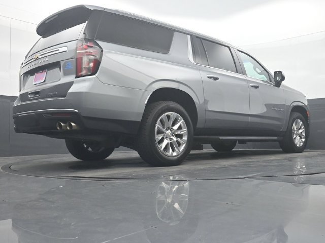 Used 2023 Chevrolet Suburban Premier AWD/4WD image 33