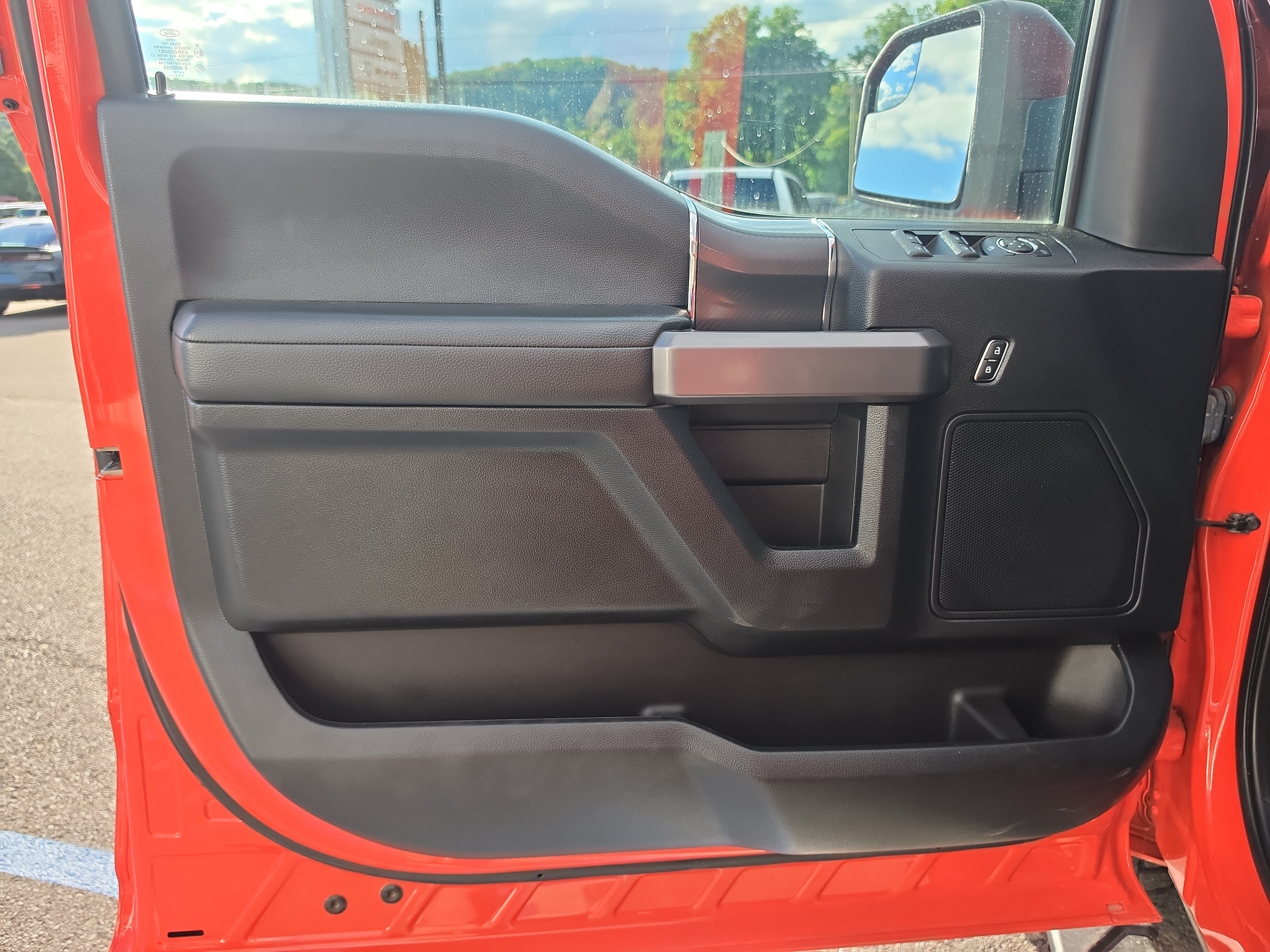 Used 2019 Ford F150 XLT w/ Equipment Group 302A Luxury AWD/4WD image 16