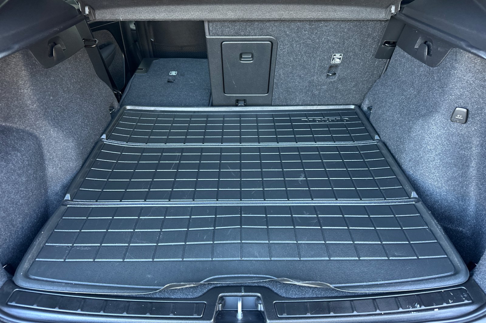 Certified 2023 Volvo XC40 Recharge Plus w/ Protection Package Premier AWD/4WD image 17
