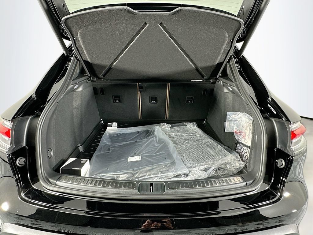 New 2026 Porsche Macan AWD/4WD image 28