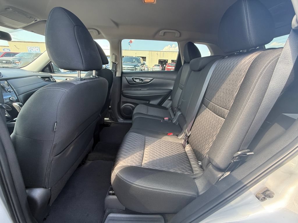 Used 2018 Nissan Rogue SV AWD/4WD image 22