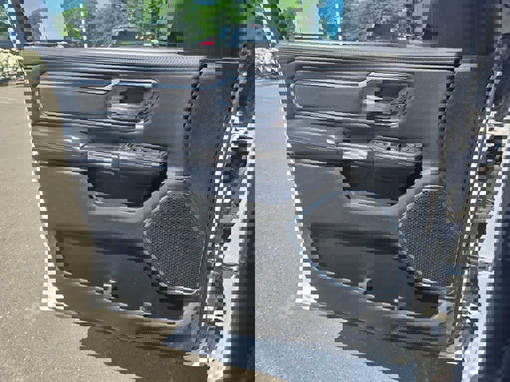 Used 2025 RAM 1500 Laramie image 19