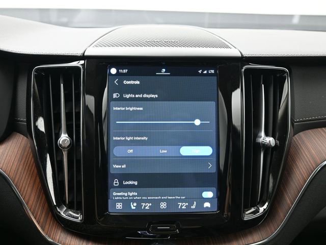 Used 2023 Volvo XC60 B6 Ultimate w/ Protection Package Premier image 16