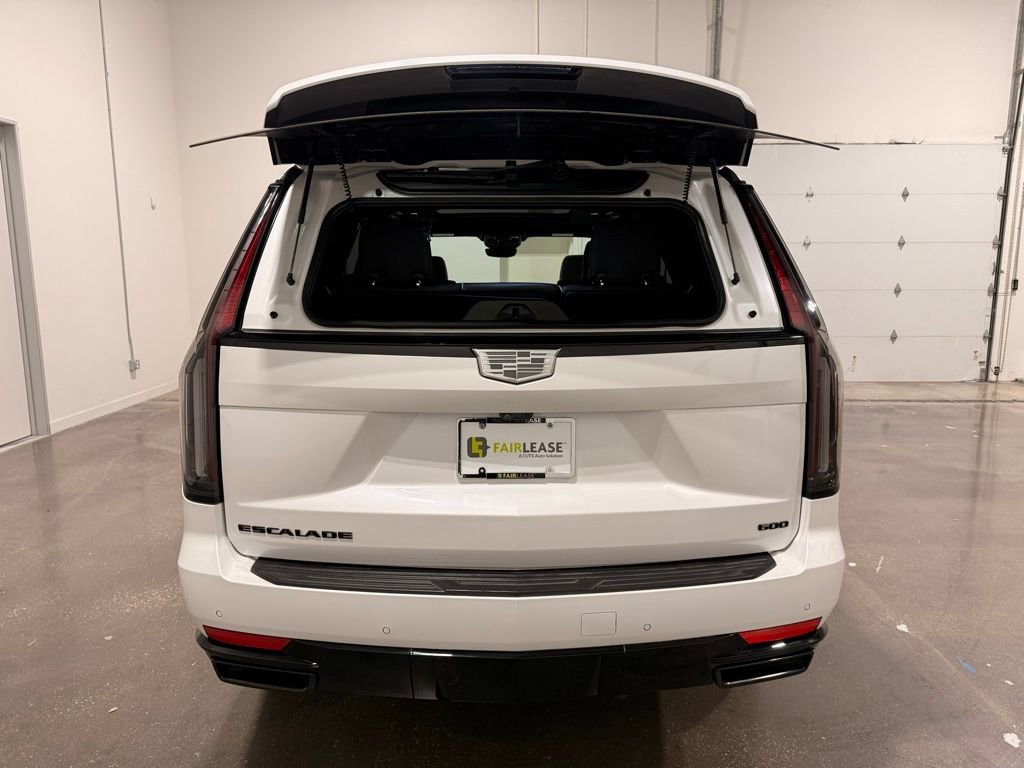 Used 2023 Cadillac Escalade Sport w/ LPO, ONYX Package AWD/4WD image 9