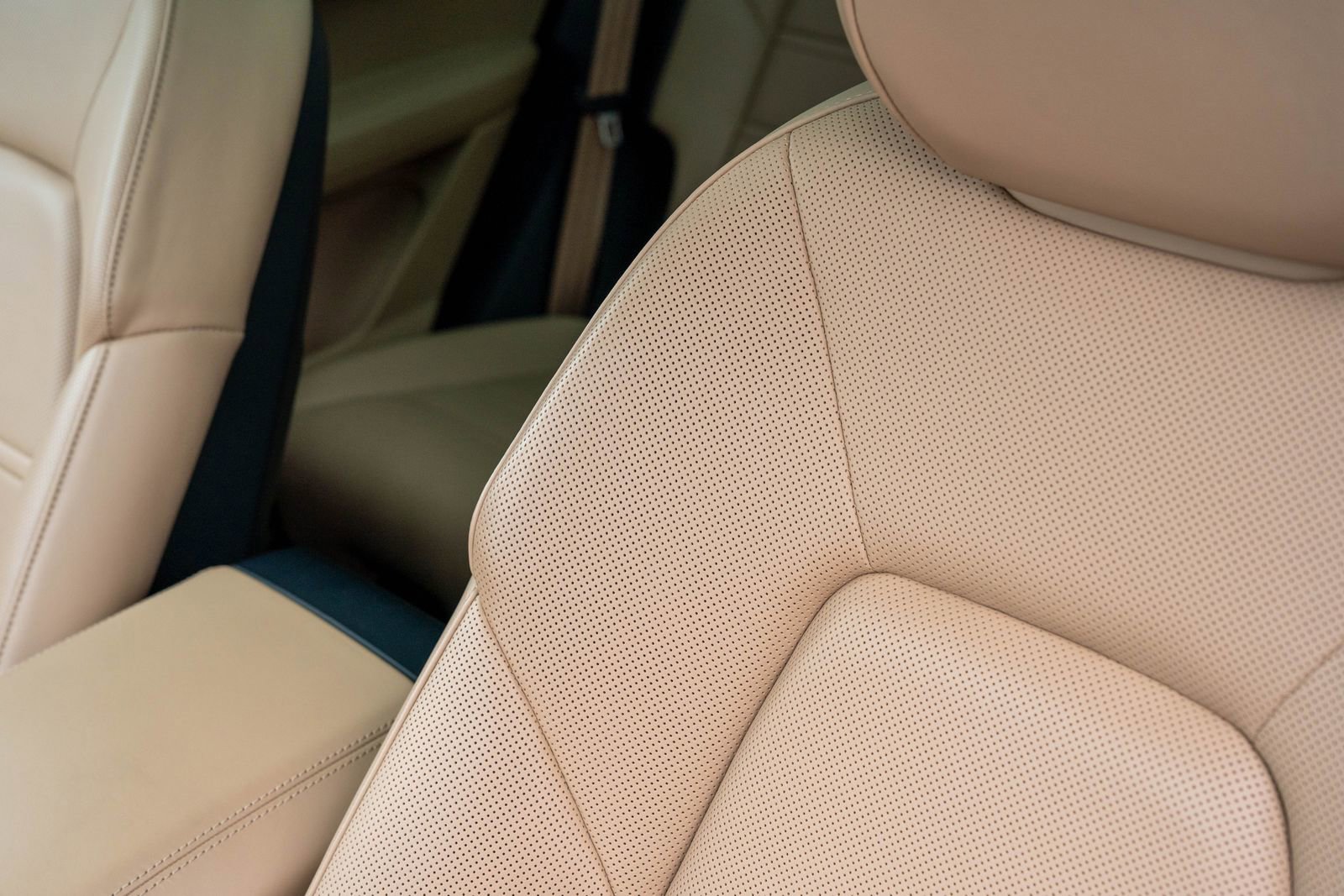 Certified 2024 Porsche Cayenne image 25