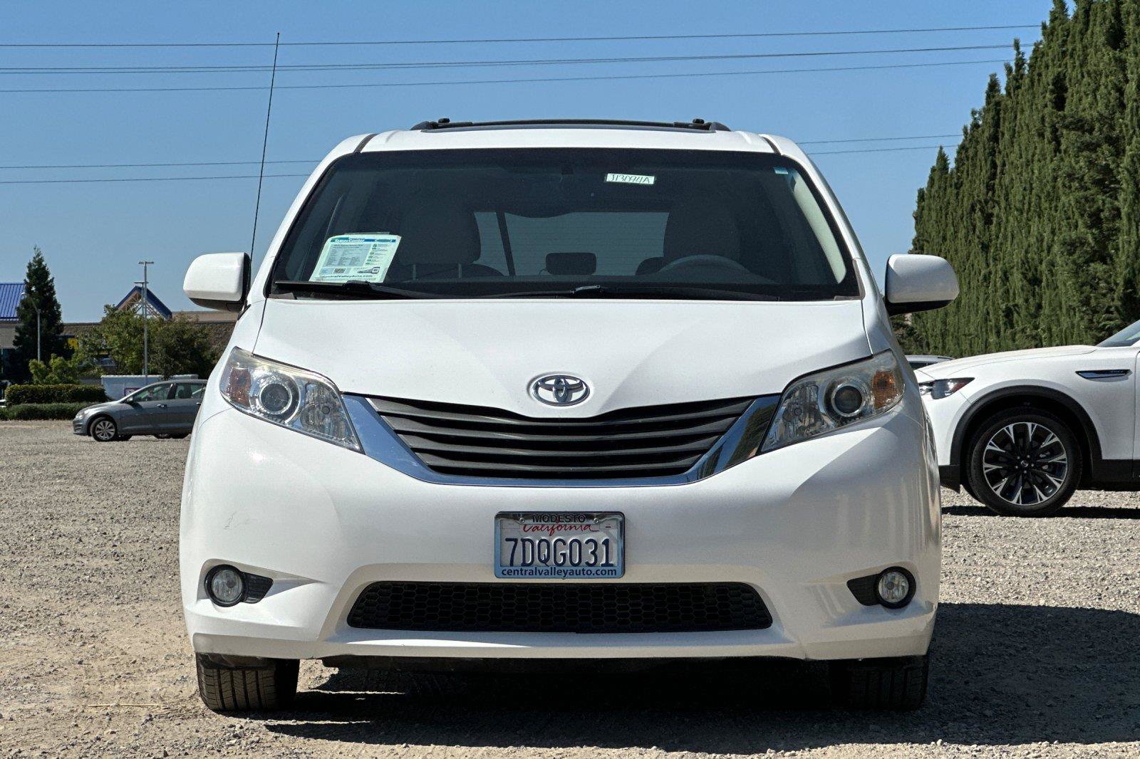Used 2014 Toyota Sienna XLE FWD image 9