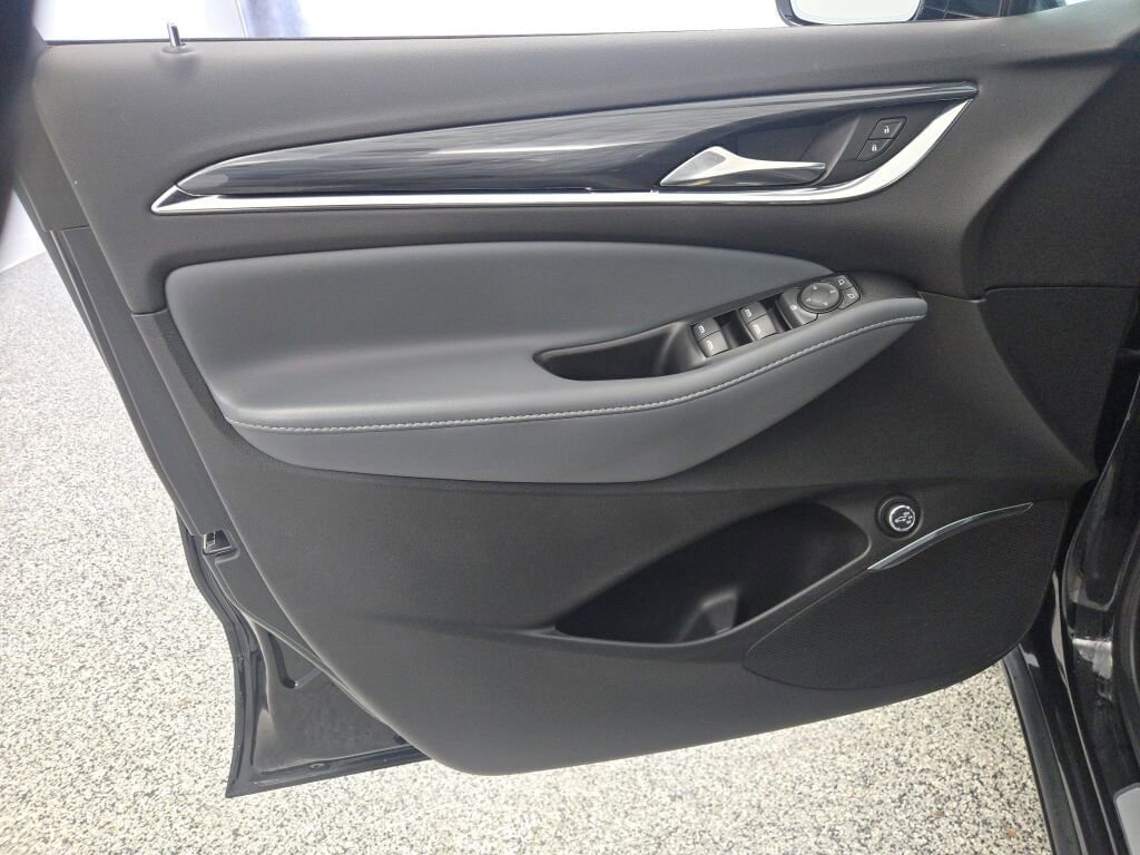 Used 2023 Buick Enclave Essence w/ Experience Buick Package image 24