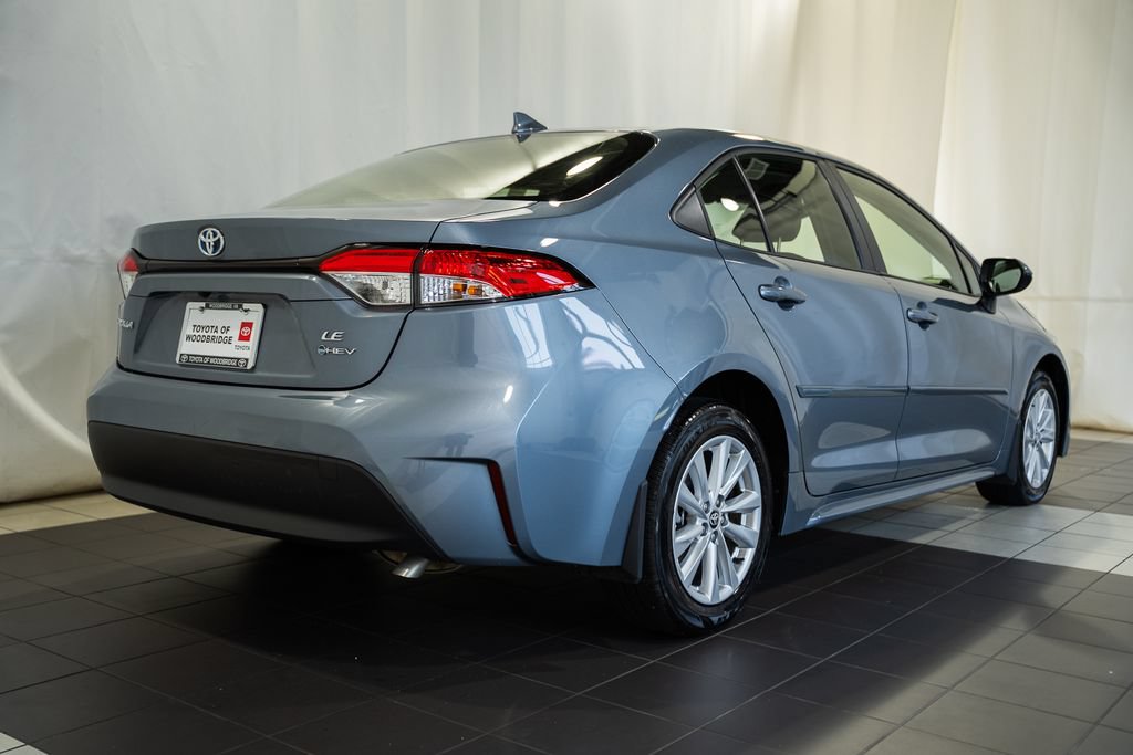 Used 2025 Toyota Corolla LE w/ LE Premium Package FWD image 4