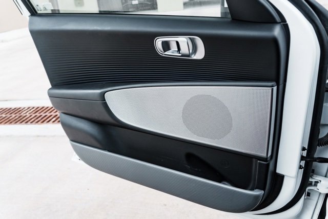 Used 2023 Hyundai Ioniq 6 SEL image 18