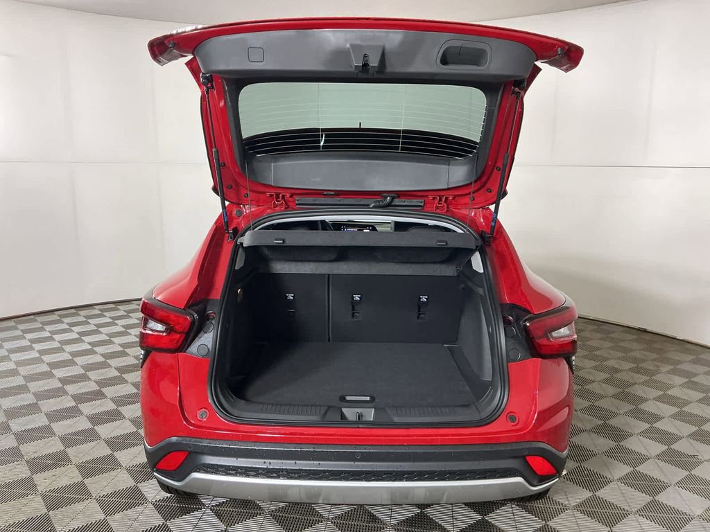 New 2026 Chevrolet Trax LT w/ Driver Confidence Package image 8