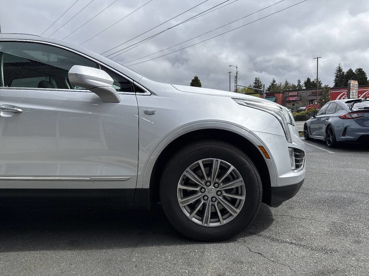 Used 2017 Cadillac XT5 Luxury w/ Driver Awareness Package image 11