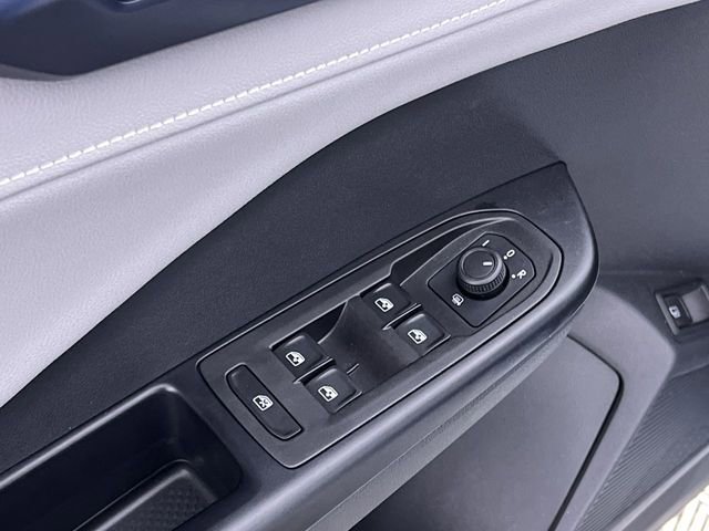 Used 2024 Volkswagen Taos SE image 13