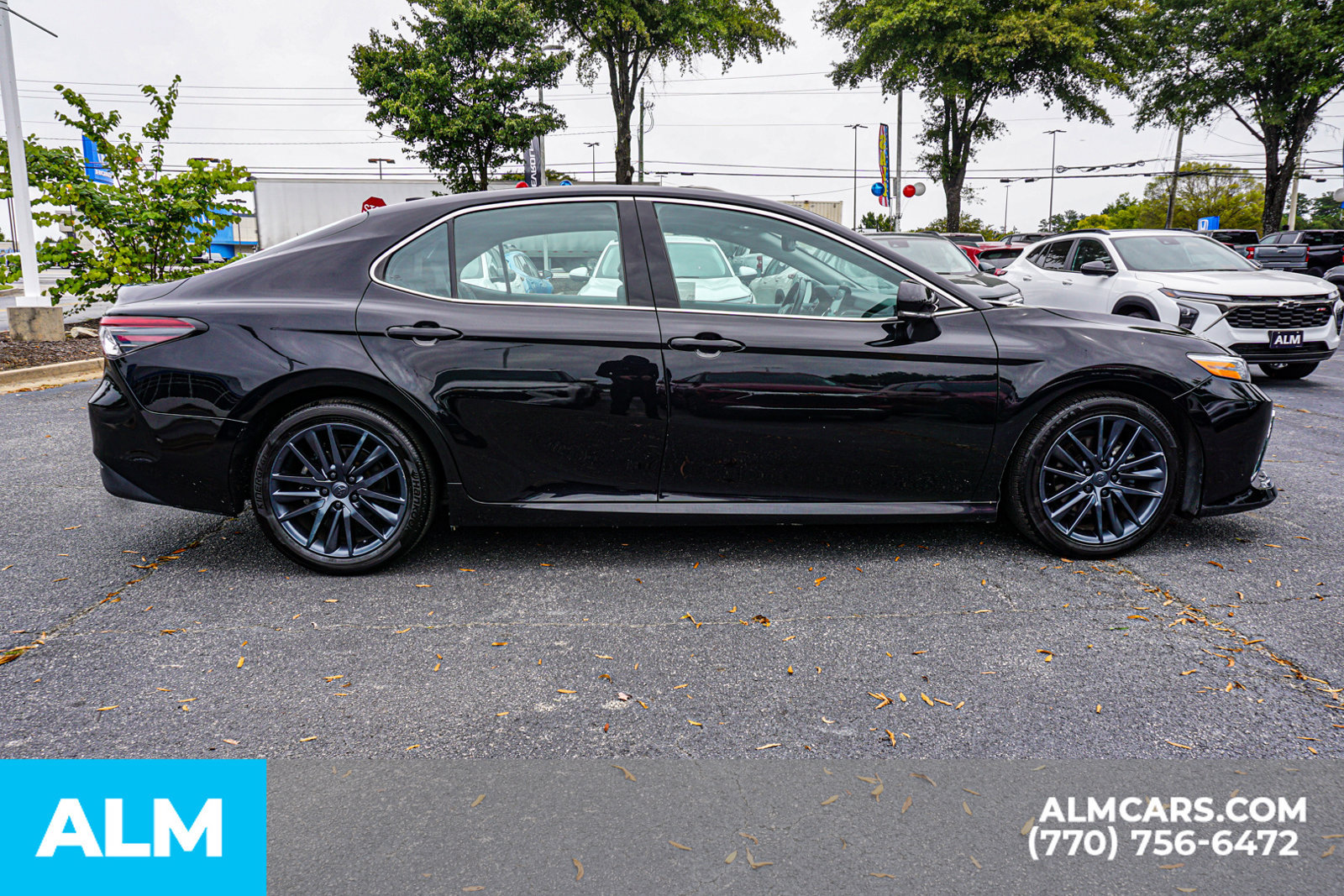 Used 2023 Toyota Camry XLE w/ Navigation Package FWD image 10