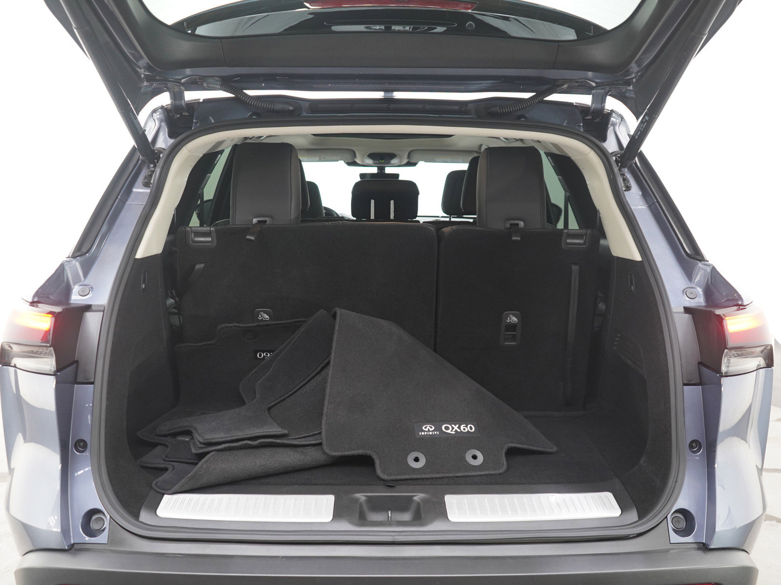 Used 2023 INFINITI QX60 Luxe image 18