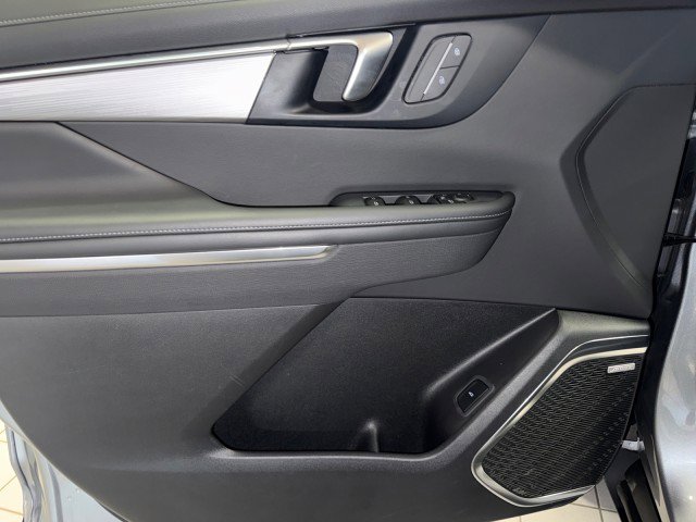 Used 2025 Buick Enclave Preferred FWD image 14