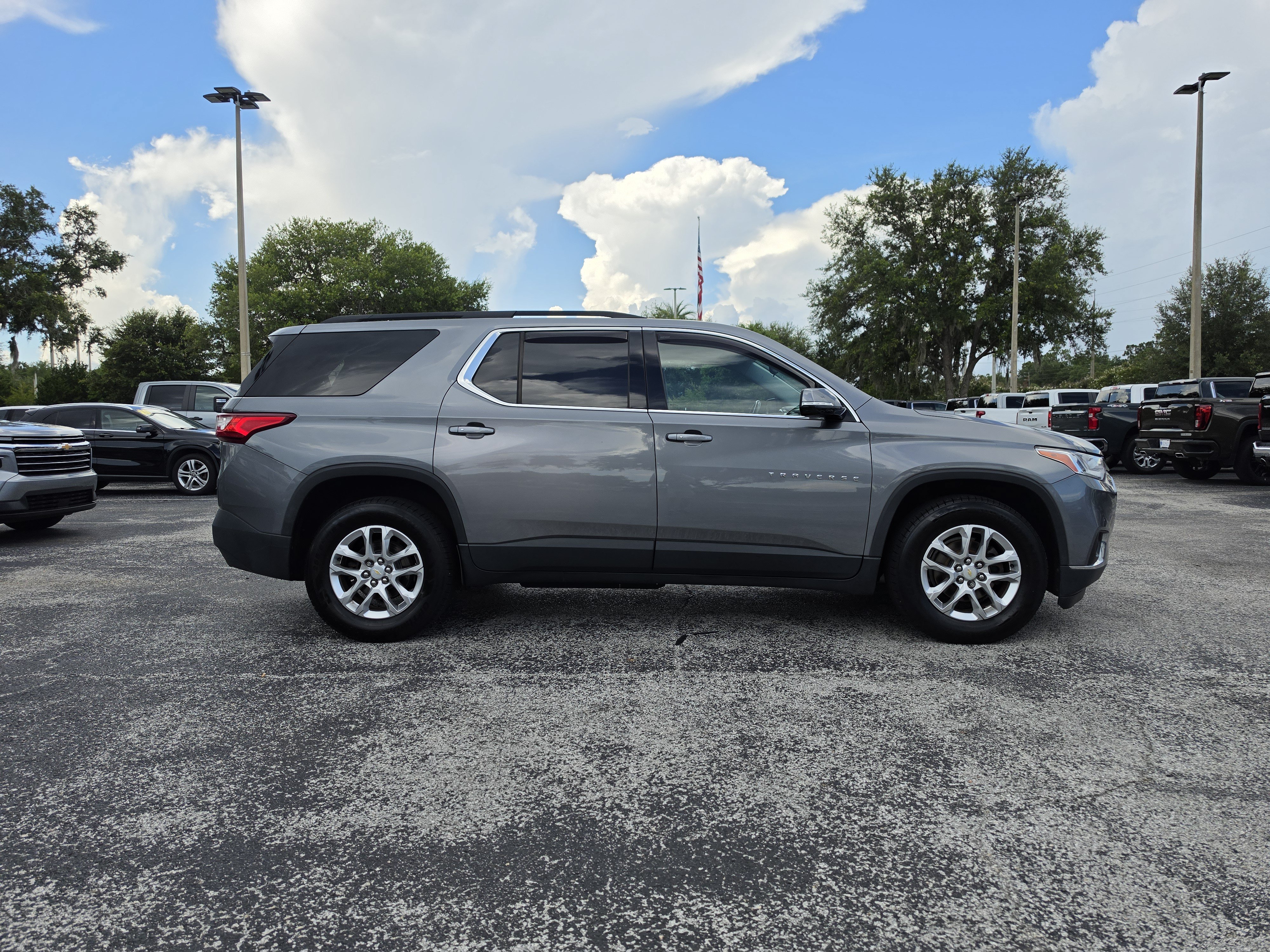 Certified 2020 Chevrolet Traverse LT w/ LPO, Floor Liner Package AWD/4WD image 3