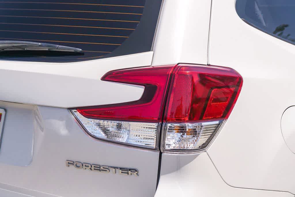 Used 2022 Subaru Forester AWD/4WD image 11