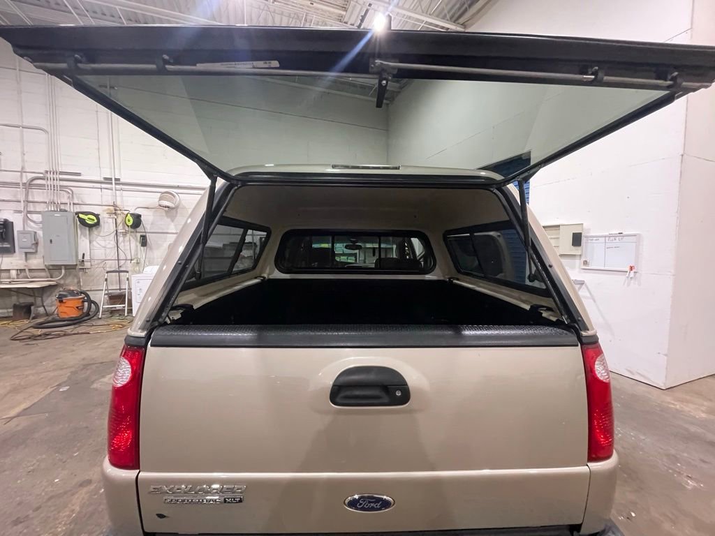 Used 2004 Ford Explorer Sport Trac XLT AWD/4WD image 24