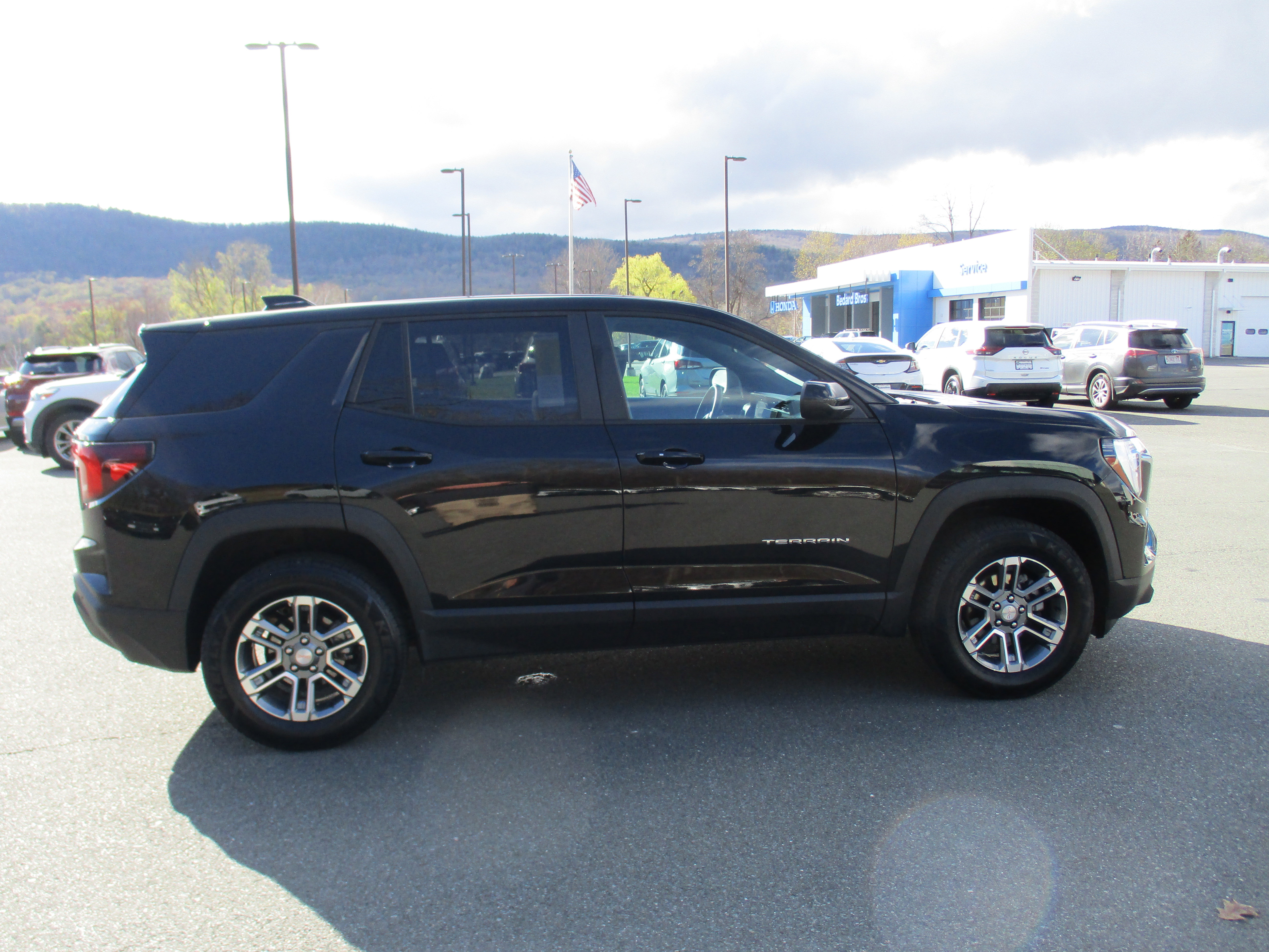 Certified 2025 GMC Terrain Elevation AWD/4WD image 4