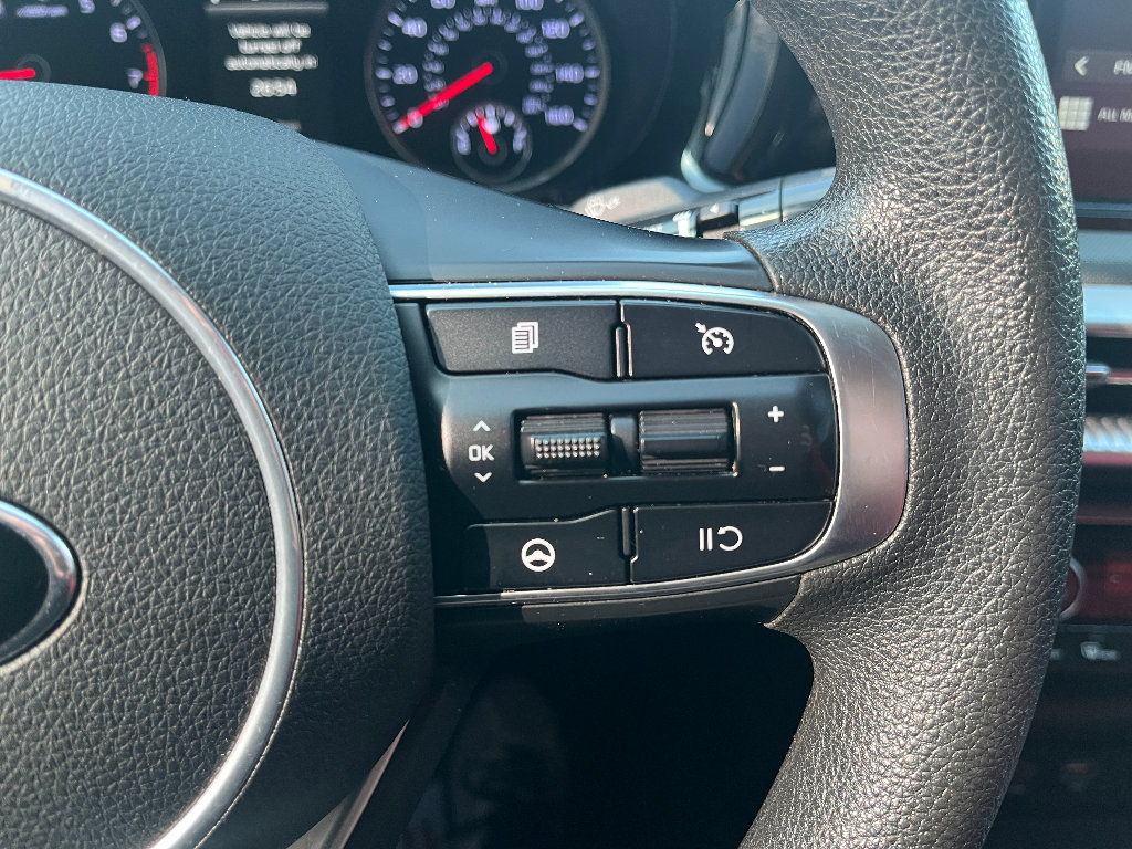 Used 2021 Kia K5 LXS image 29