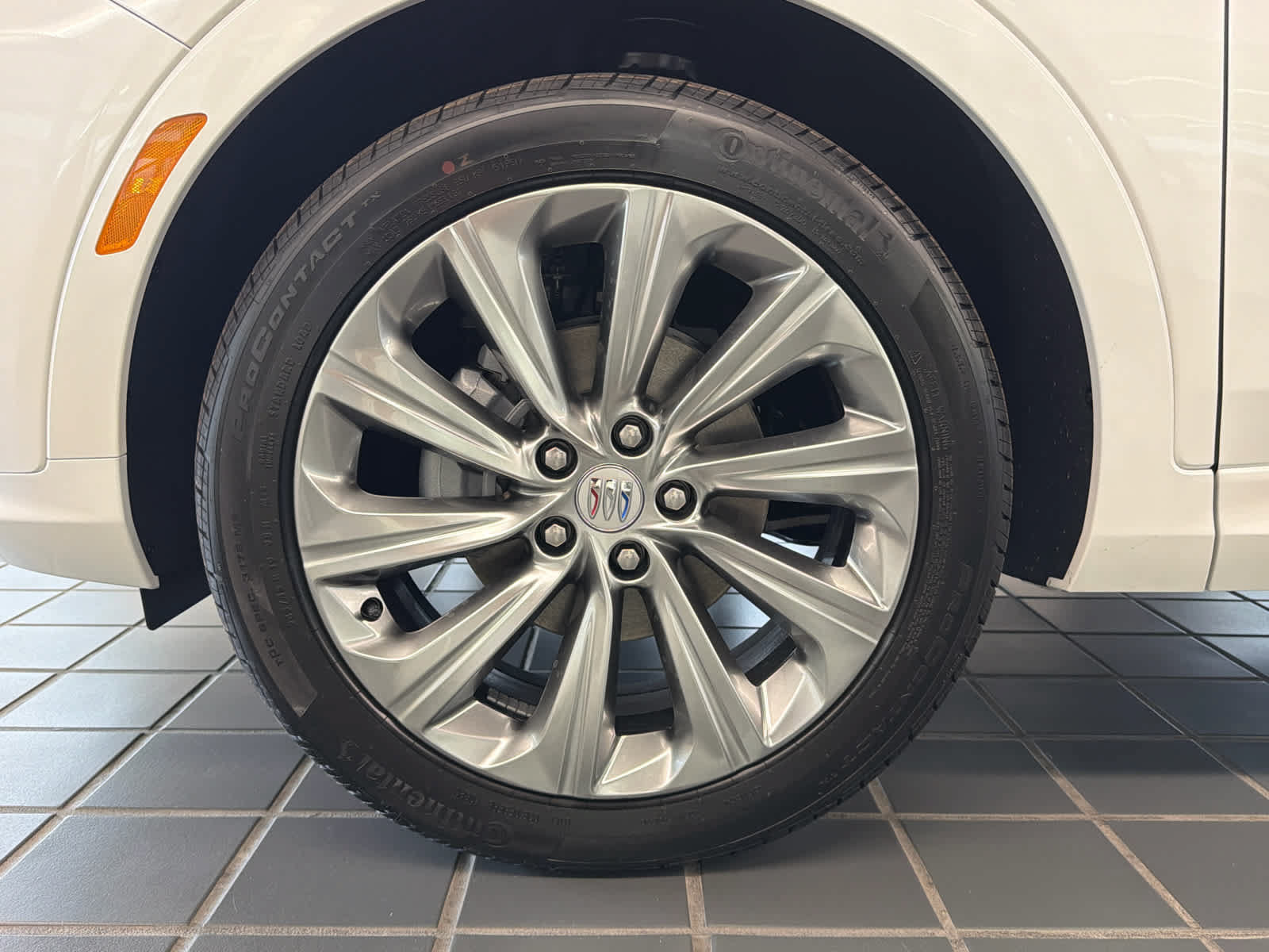 New 2026 Buick Envista Avenir FWD image 32