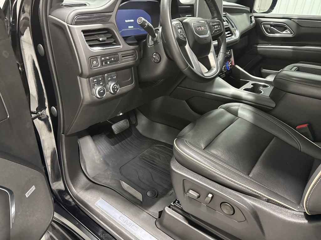 Used 2023 GMC Yukon SLT w/ SLT Luxury Package AWD/4WD image 10