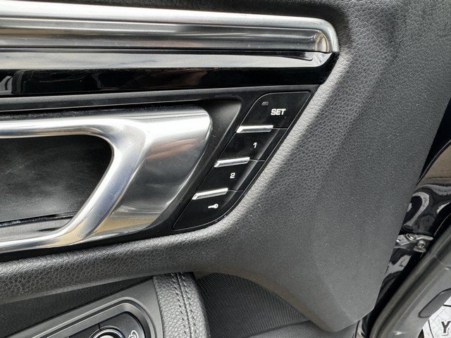 Used 2015 Porsche Macan S AWD/4WD image 14