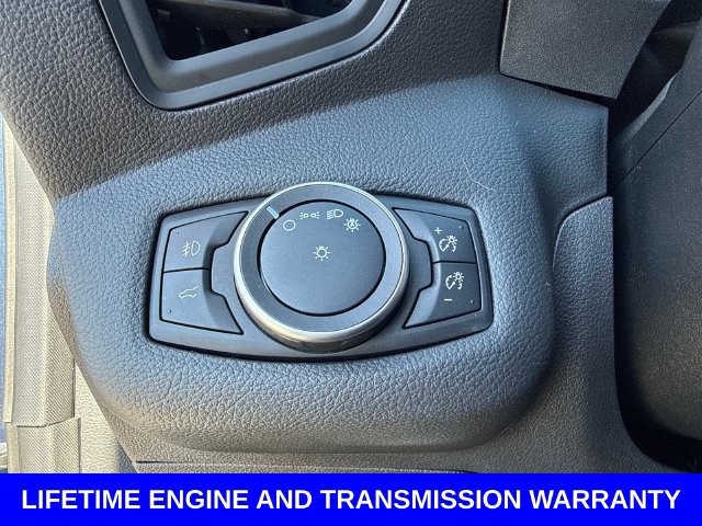 Used 2018 Ford Escape SE w/ SE Sync 3 Package FWD image 32