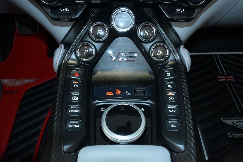 Used 2023 Aston Martin V12 Vantage Roadster RWD image 42