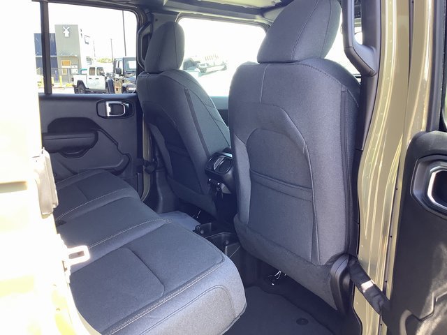 New 2025 Jeep Gladiator Sport AWD/4WD image 32