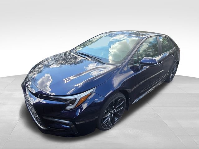 Used 2023 Toyota Corolla SE w/ Carpet Mat Package (TMS) FWD image 2