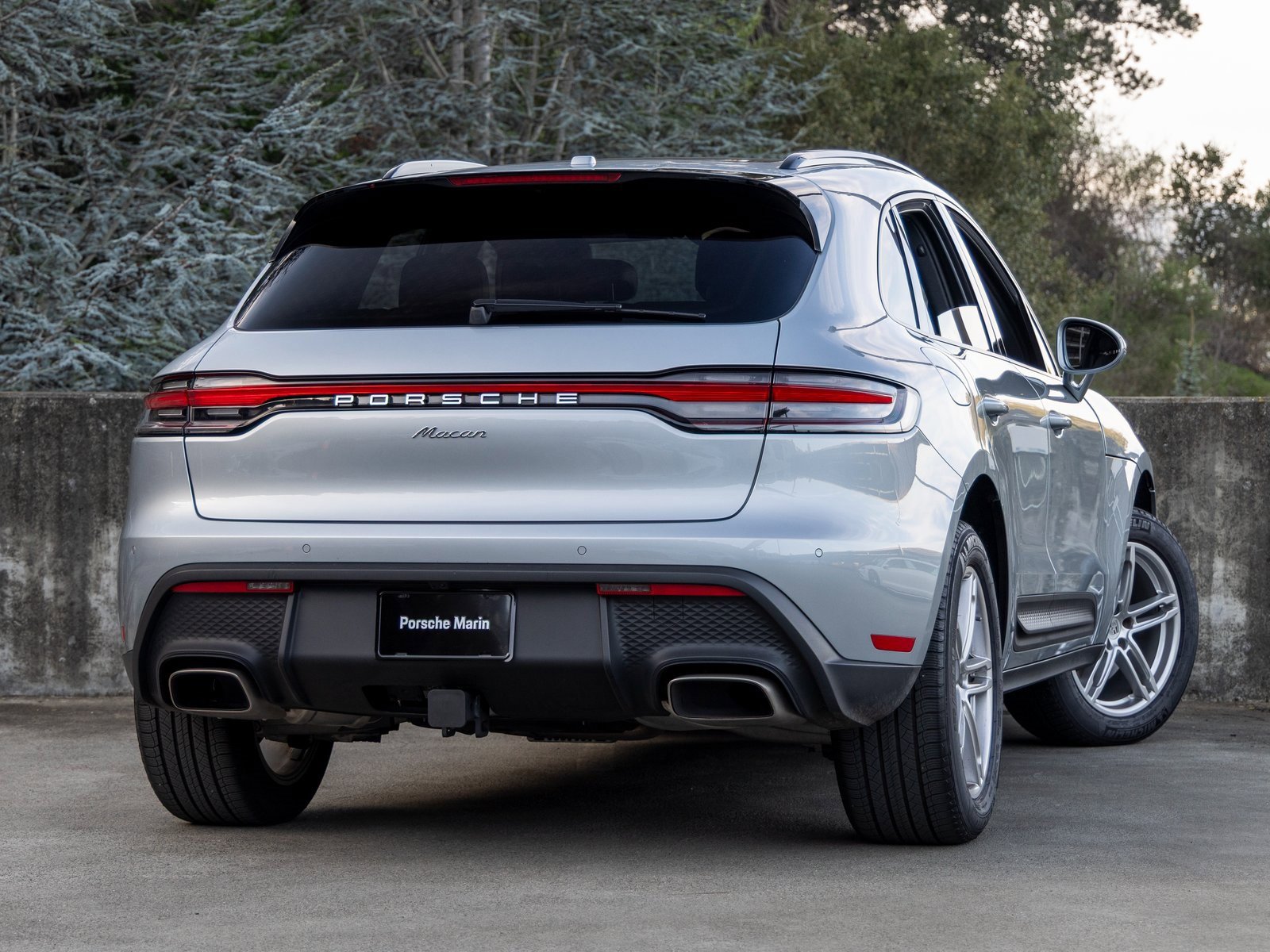 Certified 2025 Porsche Macan image 11
