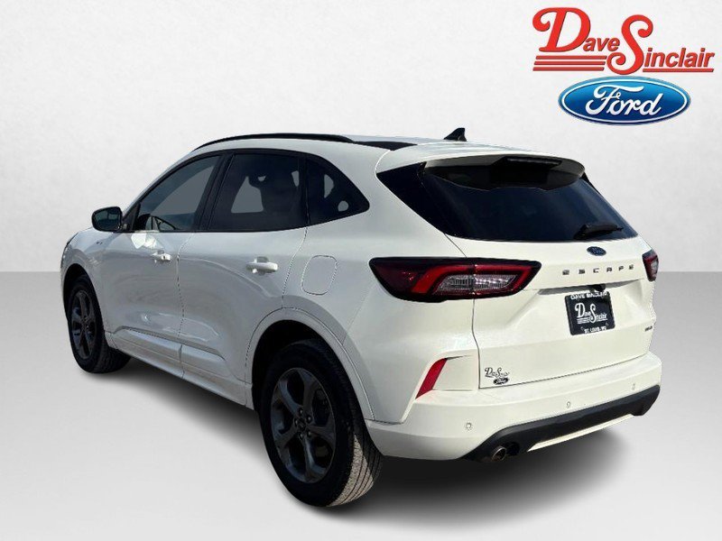 Used 2023 Ford Escape ST-Line w/ Tech Pack #1 AWD/4WD image 9